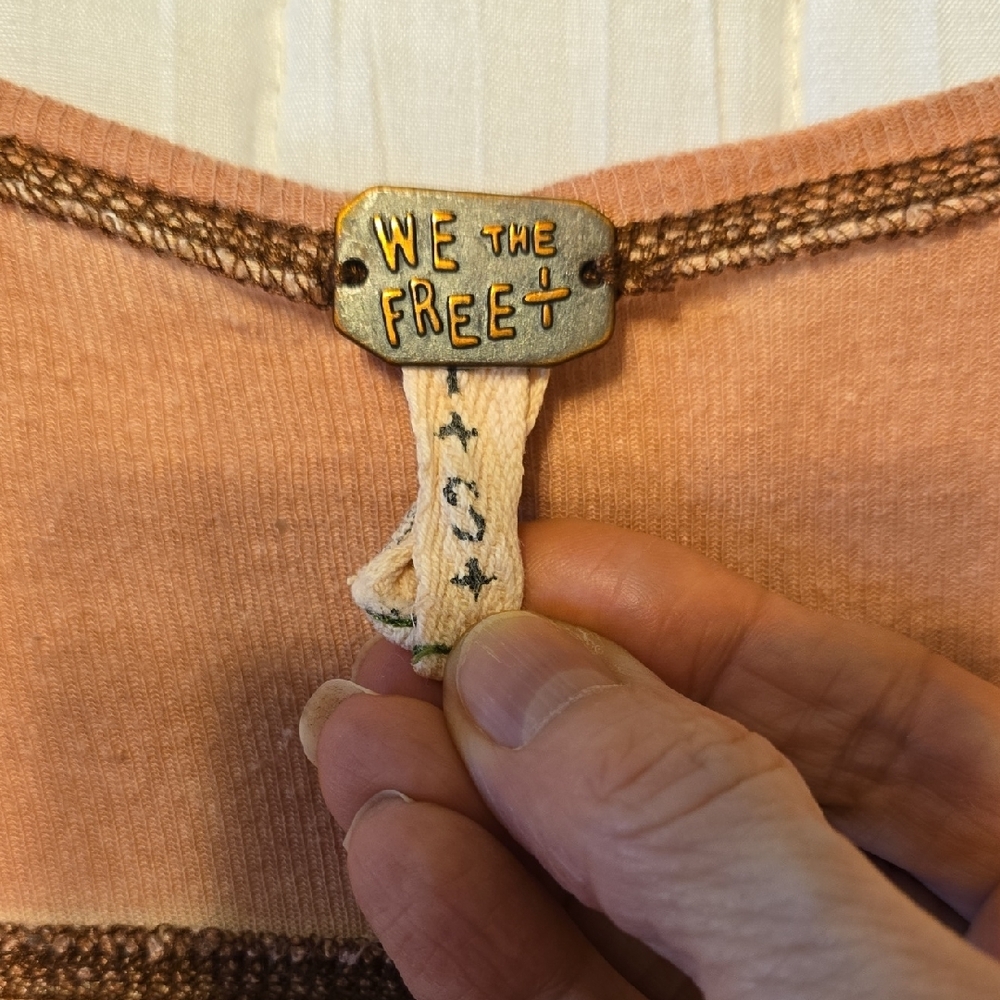 We The Free Dusty Pink V-Neck Blouse. Size Small - Picture 9 of 10